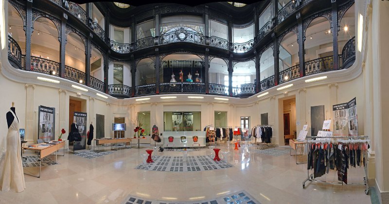 tl_files/info/edukacja/ESMOD - FRANCUSKA KUZNIA TALENTOW/Copie de pano-atrium-HD.jpg
